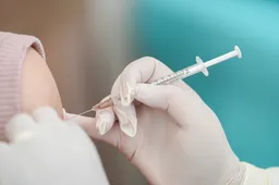 US ends COVID vaccine shots for healthy kids, pregnant women