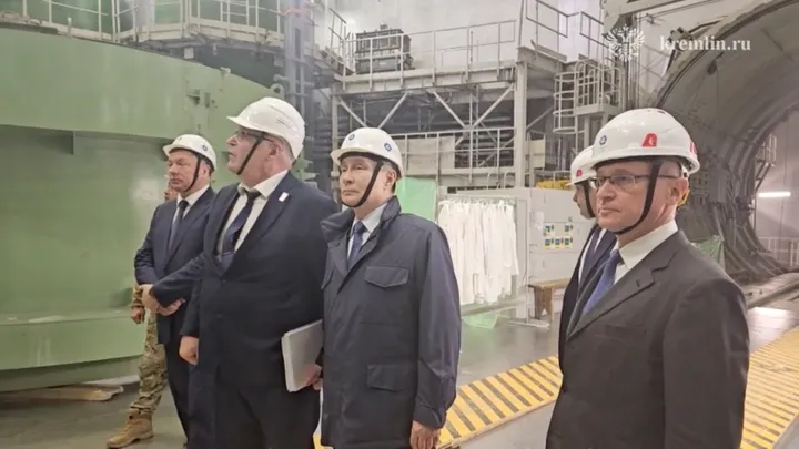 Vladimir Putin Kursk vilayətinə səfər edib