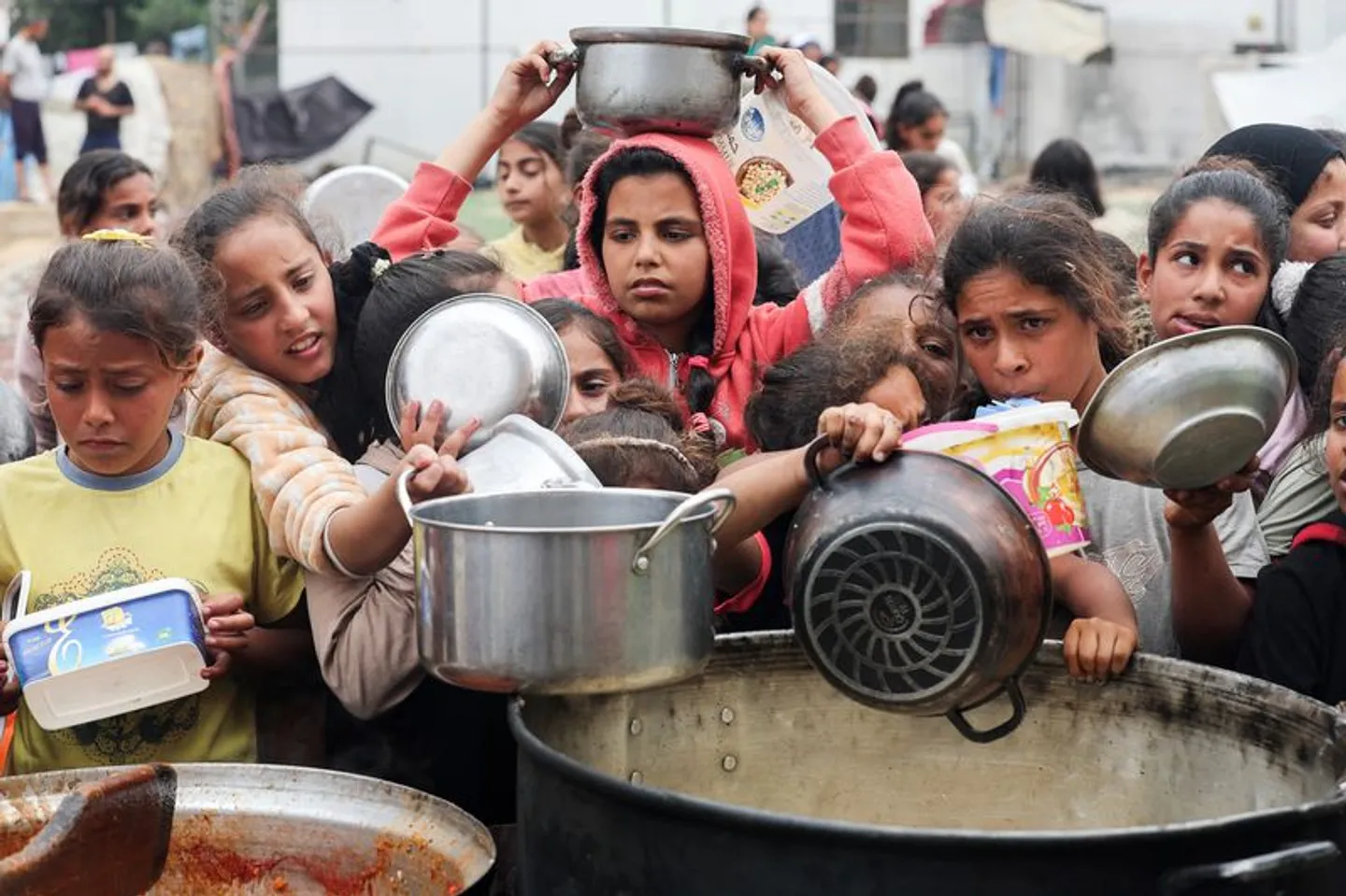 ONU denuncia que Gaza sigue sin recibir ayuda humanitaria, mientras continúan los ataques israelíes