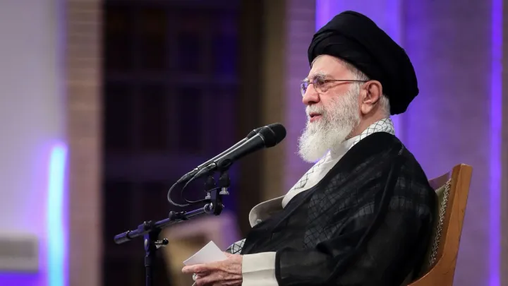 خامنه‌ای: بعید است مذاکره با آمریکا به نتیجه برسد