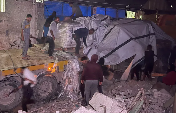 Aid trucks enter Gaza as UN decries distribution issues