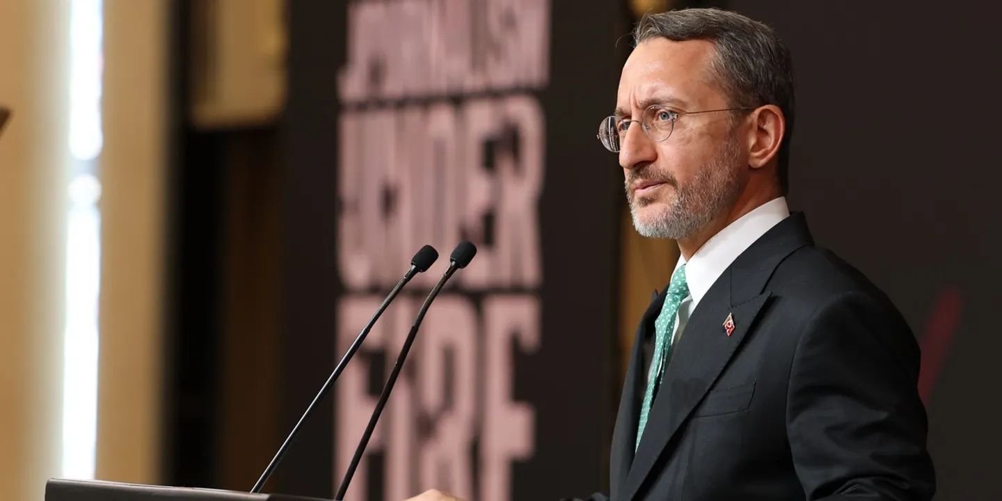 Altun, da Türkiye, apela aos meios da comunicação social mundiais para que lutem pela verdade