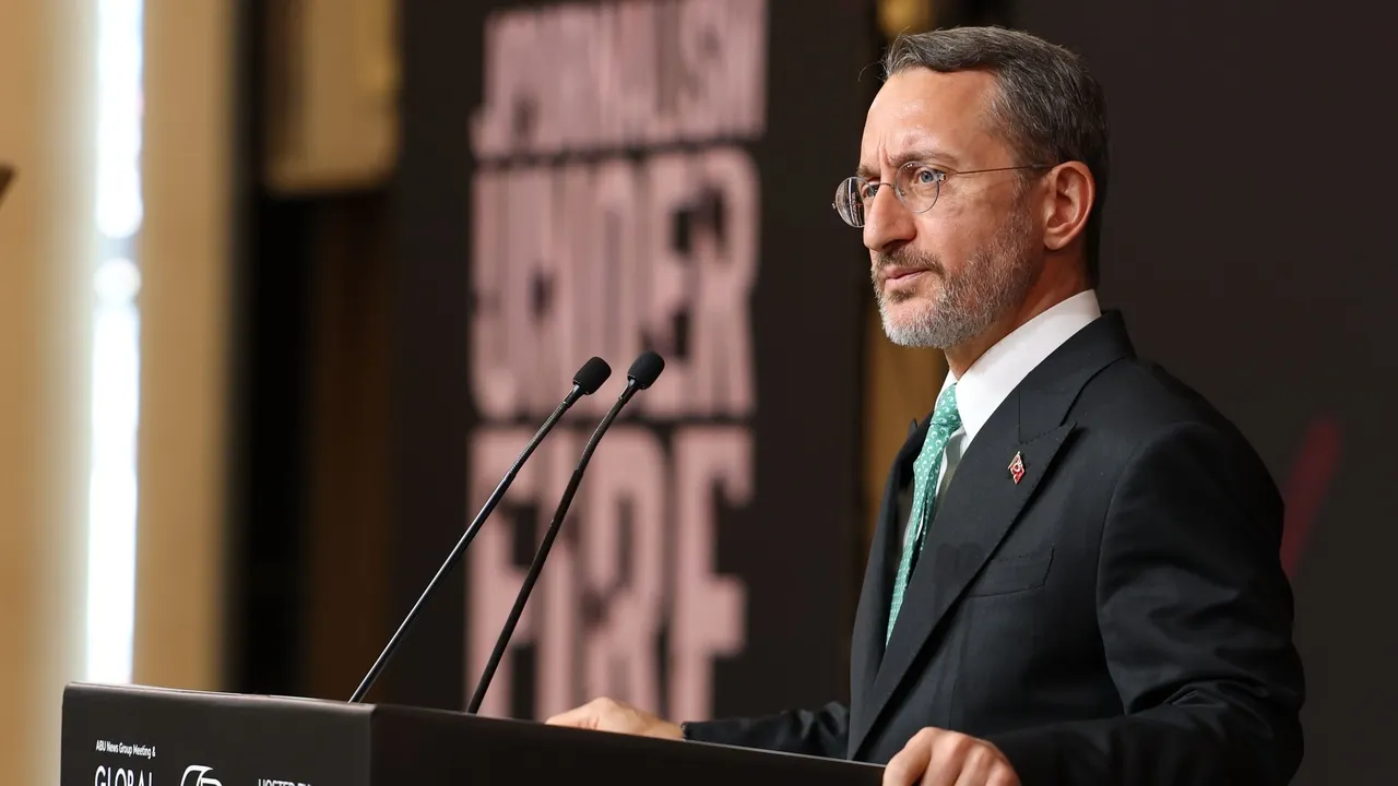 Altun, da Türkiye, apela aos meios da comunicação social mundiais para que lutem pela verdade