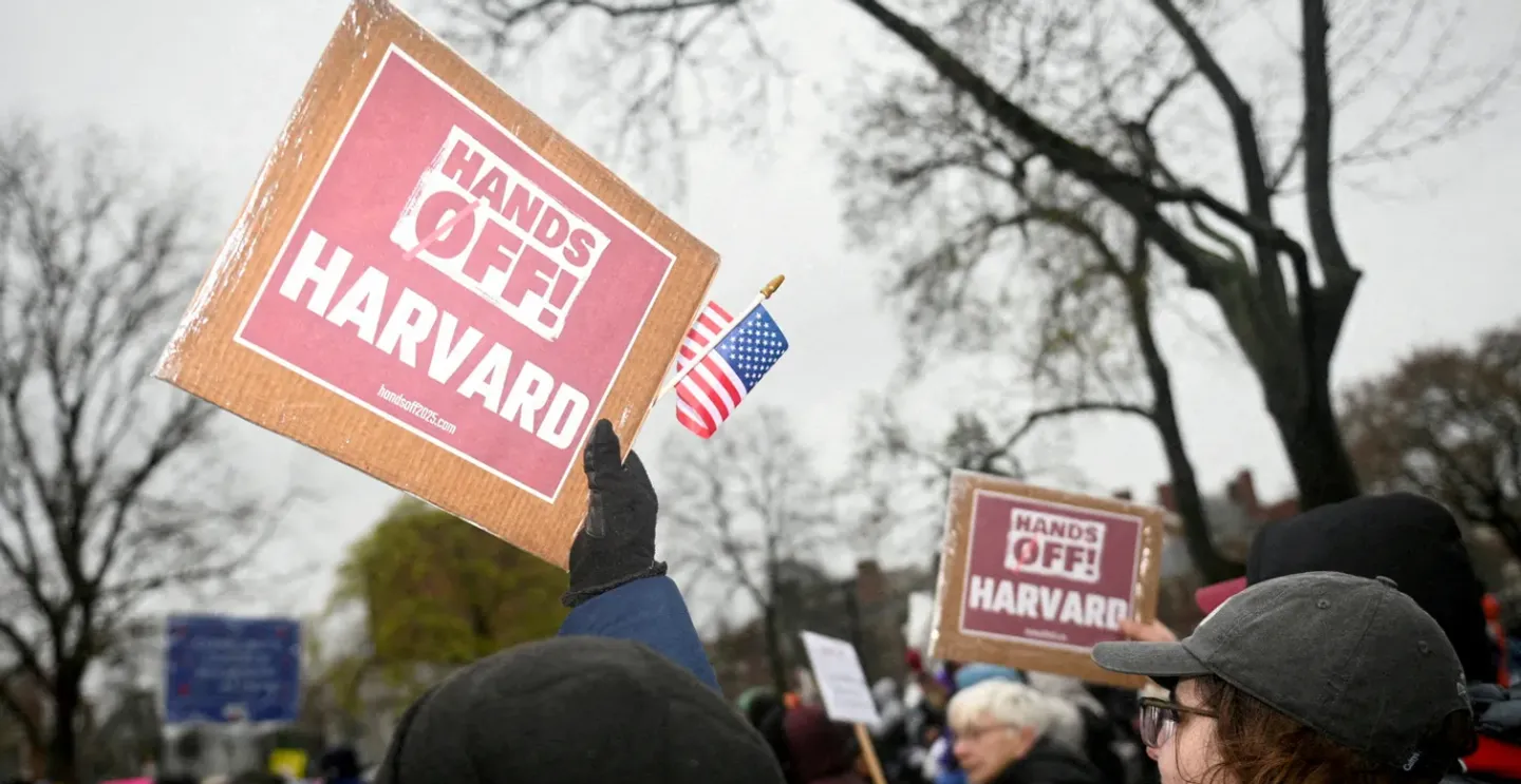 L'administration Trump interdit à Harvard d'accueillir des étudiants étrangers