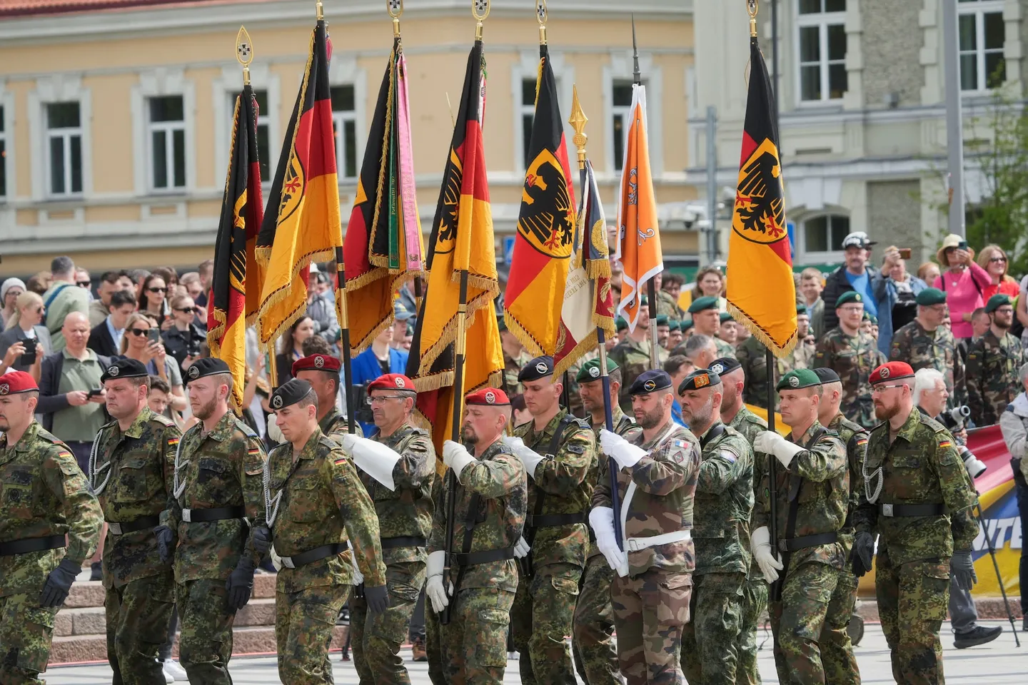 Германия перебросила войска поближе к России