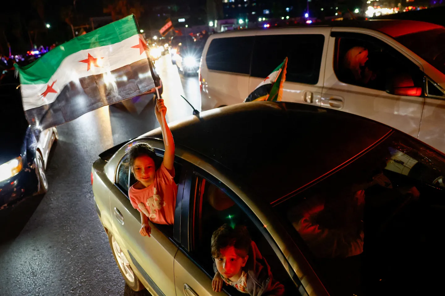 US takes first steps to ease 50 years of sanctions on Syria, thanks to Türkiye and Saudi efforts