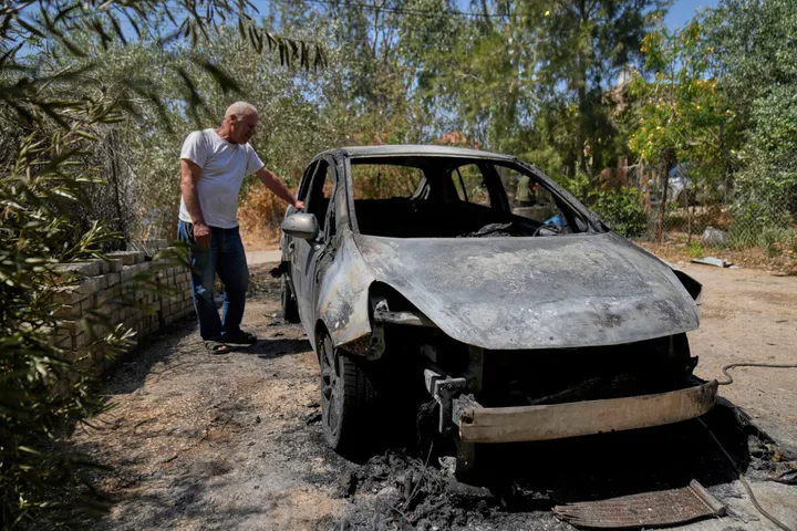 Illegal Zionist settlers burn homes and farms of Palestinians in parts of occupied West Bank