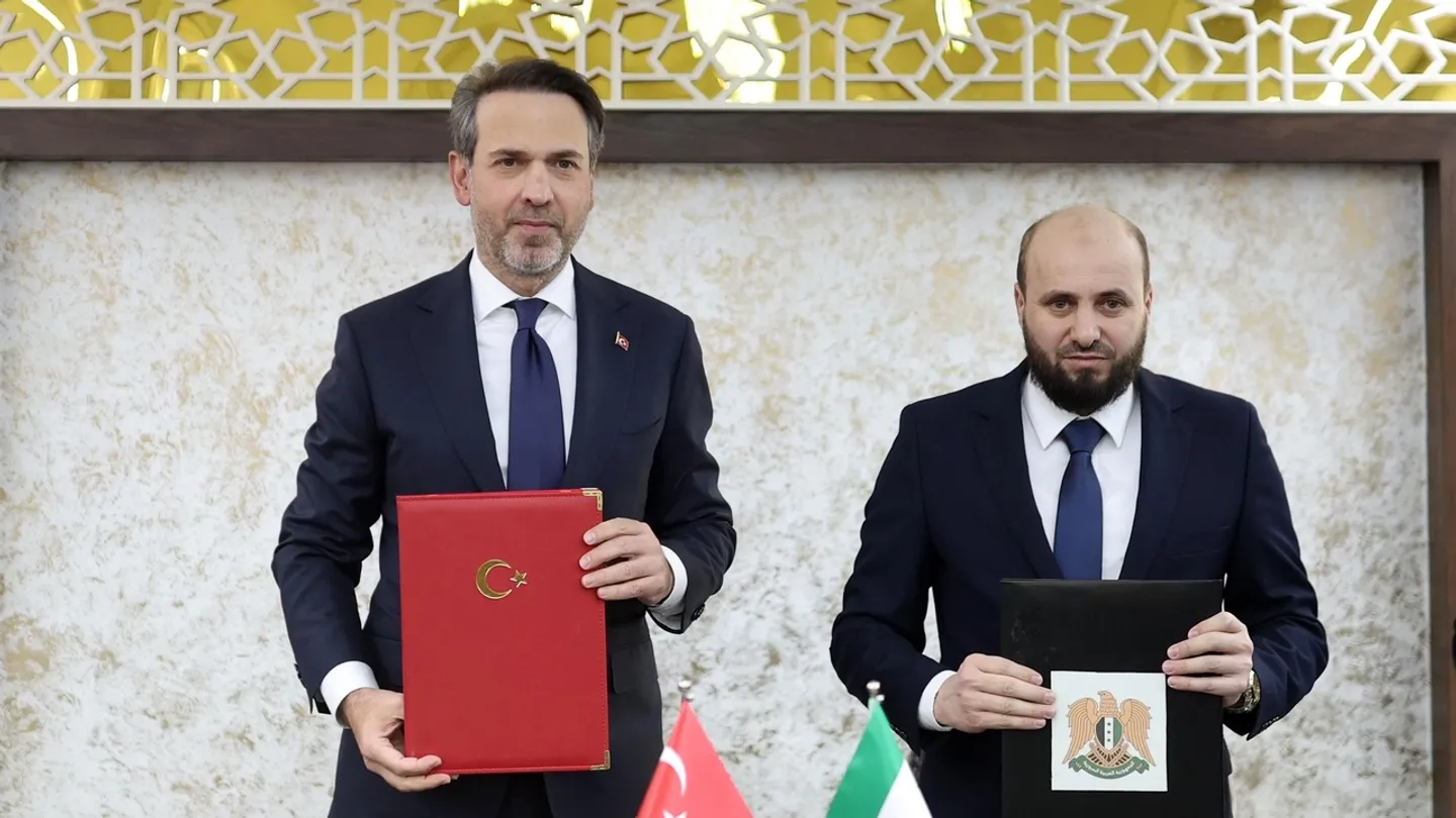 Türkiye egy jelentős energiaügyi megállapodás keretében gázt és villamos energiát szállít Szíriába