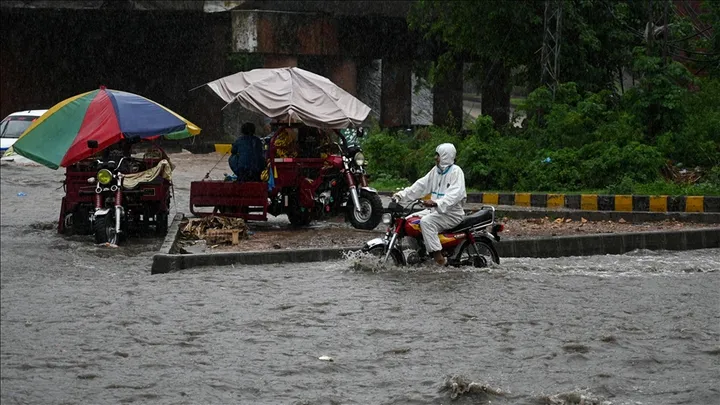 Heavy rain, strong winds leave 13 killed, 92 injured in Pakistan