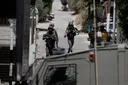 الضفة.. قوات الاحتلال تعتقل 4 فلسطينيين من نابلس وجنين.. ومستوطنون يعتدون على أراضٍ في الخليل