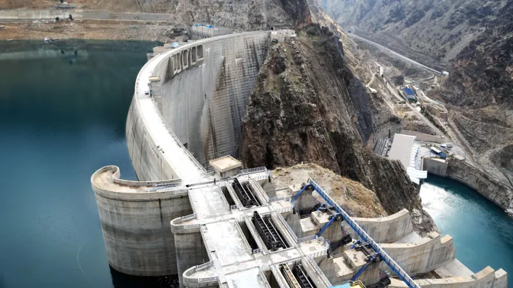 بحران آبی در ایران جدی‌تر از همیشه؛ کاهش محسوس ذخایر سدها و بارش‌ها