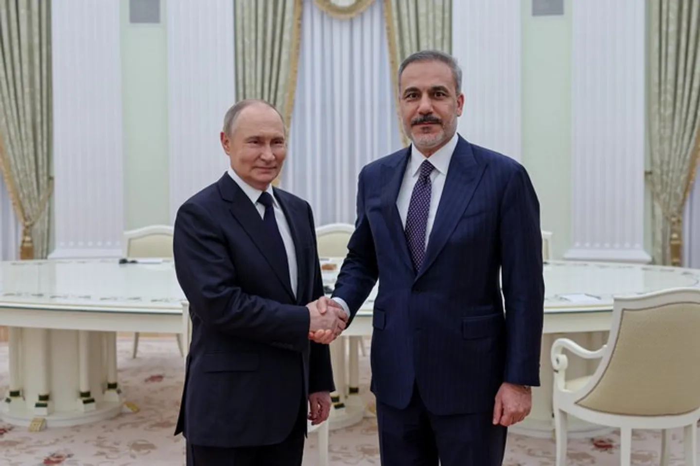 Ministri i Jashtëm turk takohet me Putinin në Moskë