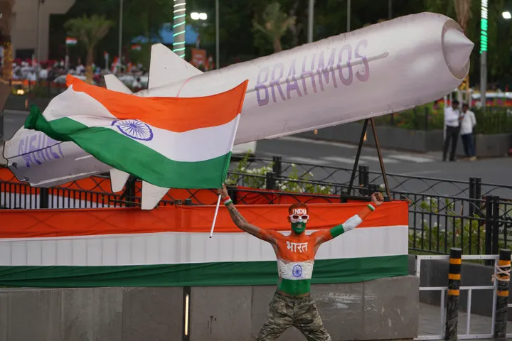 भारत से ब्रह्मोस मिसाइल प्रणाली खरीदने की चर्चा कर रहा है वियतनाम
