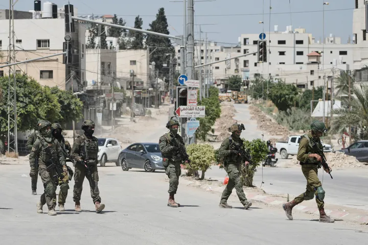 Ejército israelí abre fuego durante entregas de ayuda humanitaria y mata a 10 palestinos