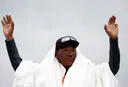 Udhërrëfyesi i famshëm malor Kami Rita Sherpa ngjitet në majën e Everestit për herën e 32-të rekord