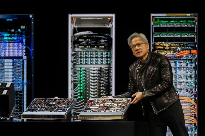 Nvidia reia vânzarea cipurilor H20 către China, odată cu relaxarea restricțiilor de export impuse
