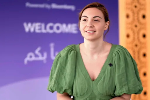 Giovane, coraggiosa e ricca:Özge Doğan ridefinisce la gestione patrimoniale per le nuove generazioni