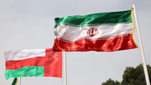 ایران و عمان سند همکاری بلندمدت سیاسی امضا می‌کنند