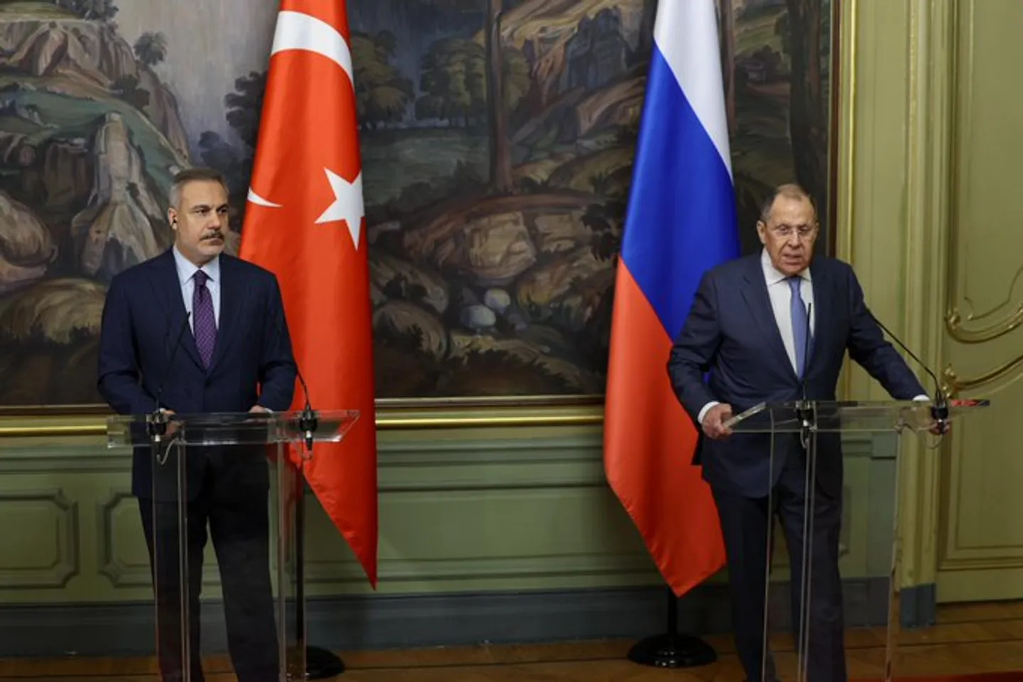 Fidan dhe Llavrov diskutojnë përpjekjet për t'i dhënë fund luftës Rusi-Ukrainë