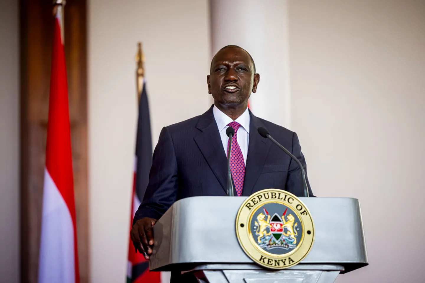 Kenyan president apologises to Tanzania, Uganda over deportation row