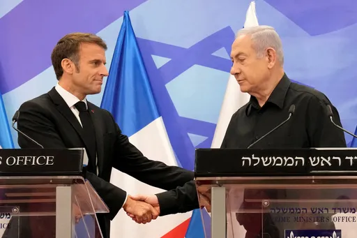 "La France réaffirme le droit d’Israël à se protéger et à assurer sa sécurité" affirme Macron