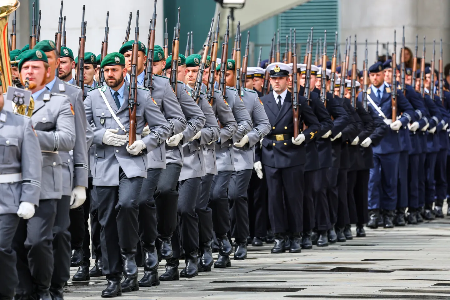 Regierung bekräftigt Notwendigkeit drastischer Aufstockung der Bundeswehr