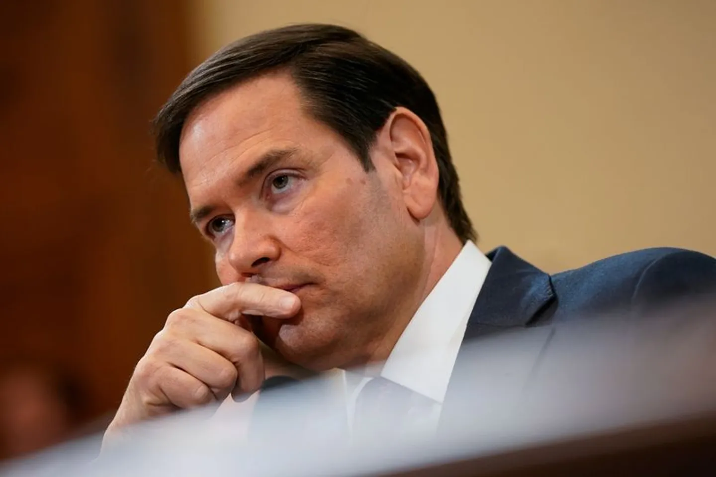 Rubio Qıtay studentlarınıñ vizalarınıñ ğämäldän çığarılaçağın belderde