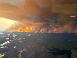 Zjarre pyjore në Manitoba të Kanadasë, qeveria jep urdhër evakuimi për 17 mijë njerëz