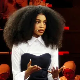 Afro sem remorsos: A luta contínua de Zulaikha Patel pela justiça e pela identidade
