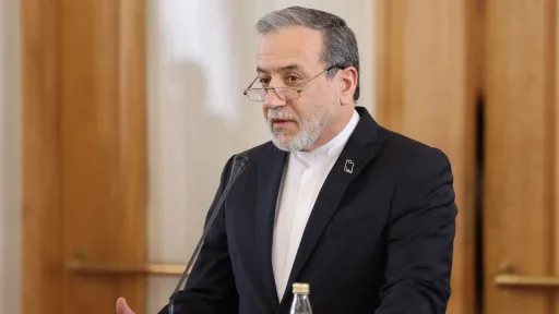 عراقچی: در صورت اصرار بریتانیا بر غنی‌سازی صفر، گفت‌وگویی باقی نمی‌ماند