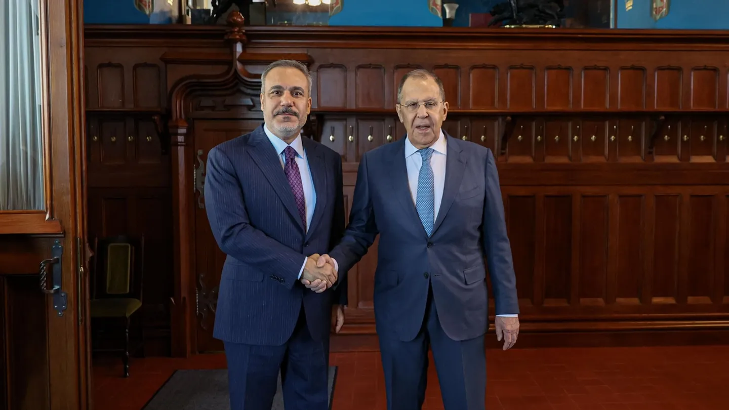 Türkiye e Rússia reafirmam apoio à unidade da Síria e conversações de paz na Ucrânia