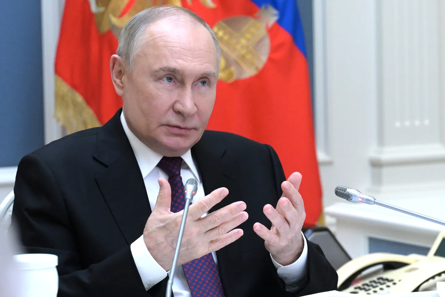 Kremlin yasema bado hakuna mpango wa mazungumzo ya simu kati ya Putin na Trump