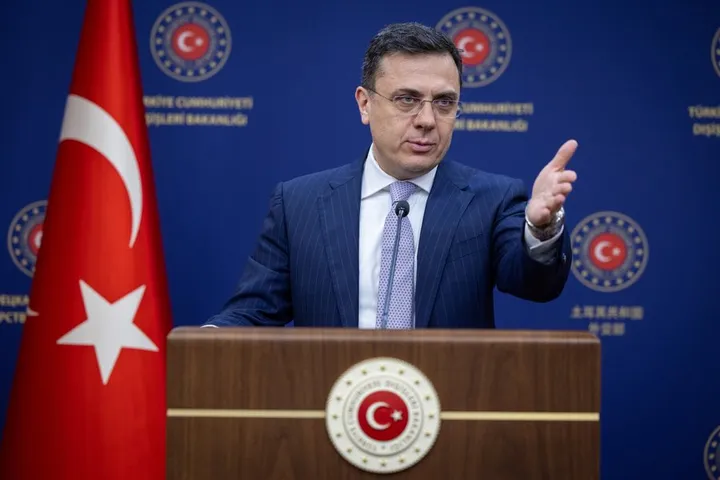 Përfundon takimi trepalësh Türkiye-Ukrainë-Rusi që synon t'i japë fund luftës Rusi-Ukrainë
