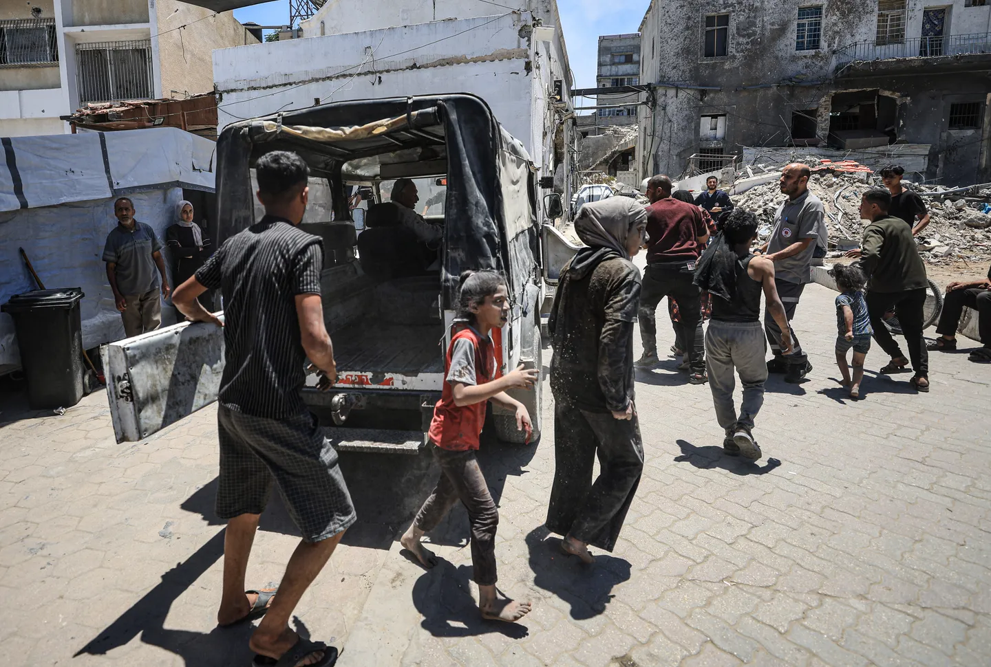 Ushtria izraelite zhvendos me forcë palestinezët nga veriu i Gazës