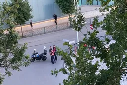 Alarm për bombë në parkimin e një hoteli në Tiranë, Policia rrethon zonën