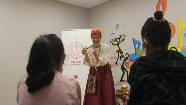 Storytelling for healing: Istanbul teachers bring fairy tales to hospital wards