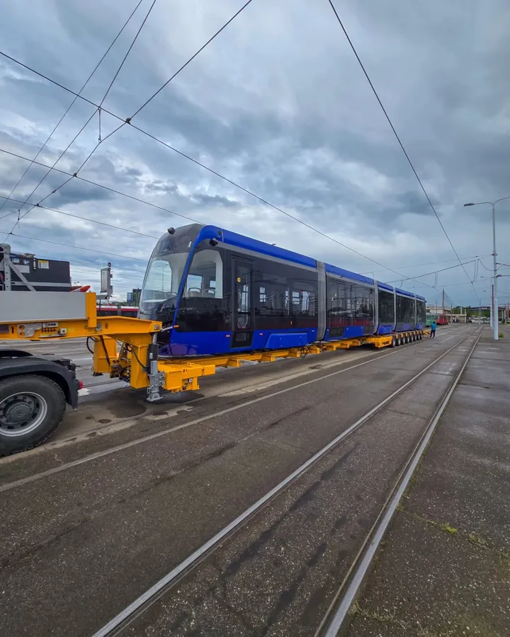 Prvi od 25 novih tramvaja iz Turkiye stigao u Beograd