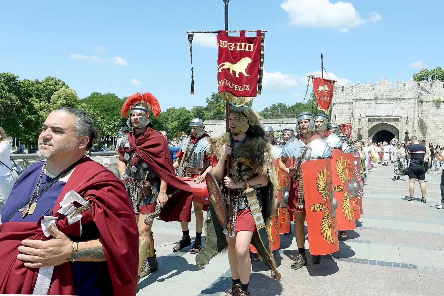 Parada legionara i gladijatora u Nišu otvorila prvi "Rimski festival"