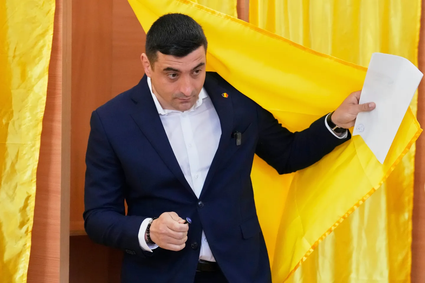 Дали победата на Ѓорѓе Симион во првиот круг е шлаканица за ЕУ?