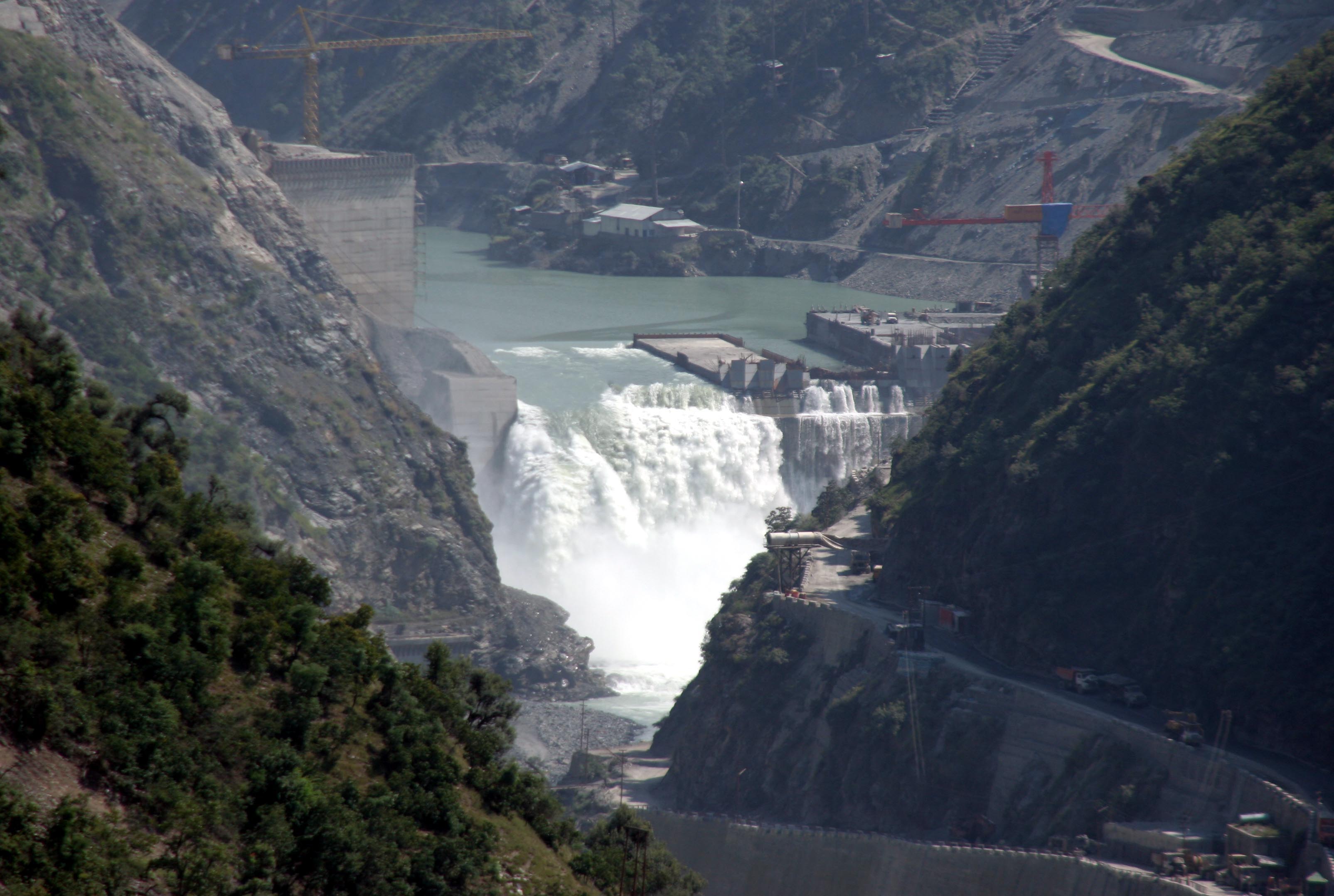 India begint ‘reservoir spoeling’ op stuwdammen in Kasjmir na opschorting waterverdrag met Pakistan