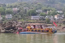 中国で船の転覆事故：数名死亡・多数負傷、国営メディア