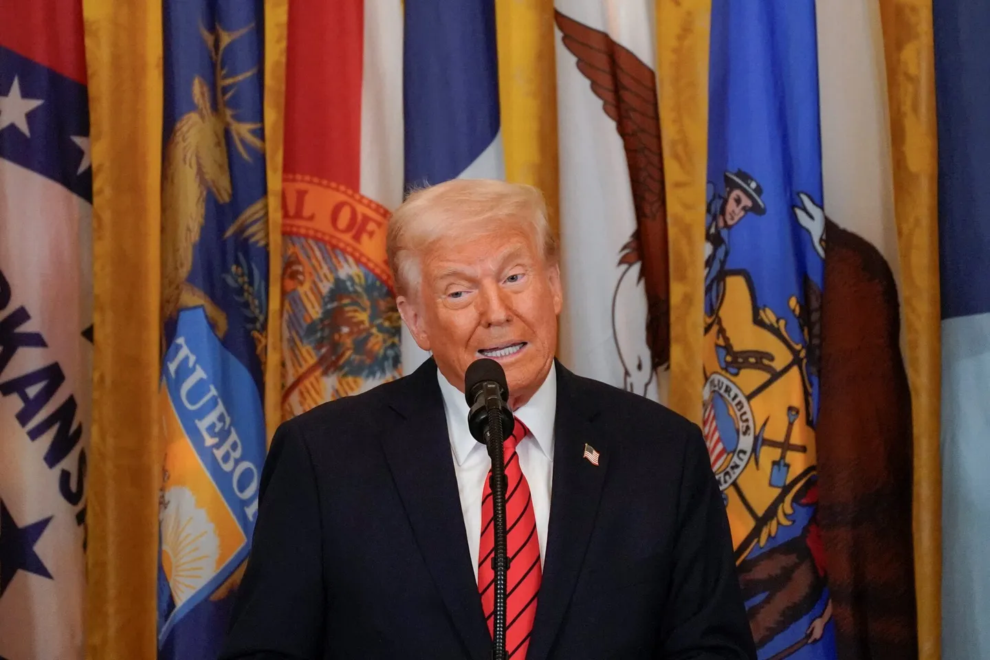 Трамп не хочет соблюдать Конституцию