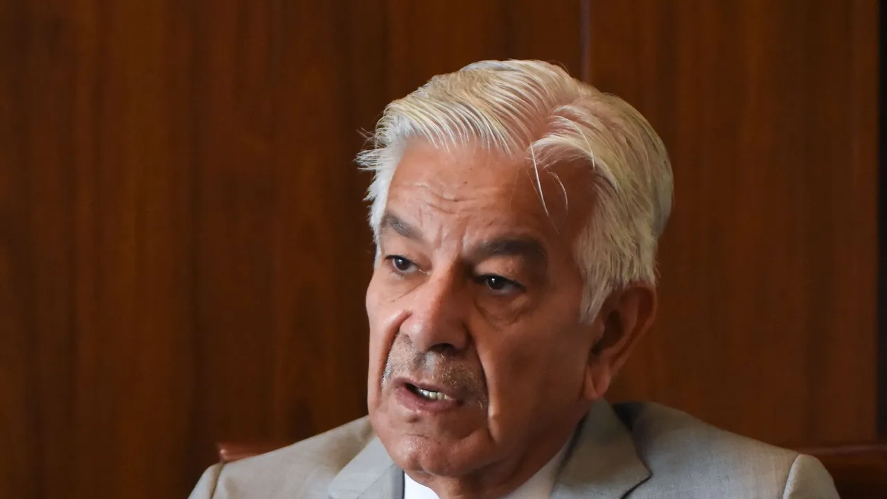 وزیر دفاع پاکستان: هر لحظه ممکن است هند به «خط کنترل» حمله کند