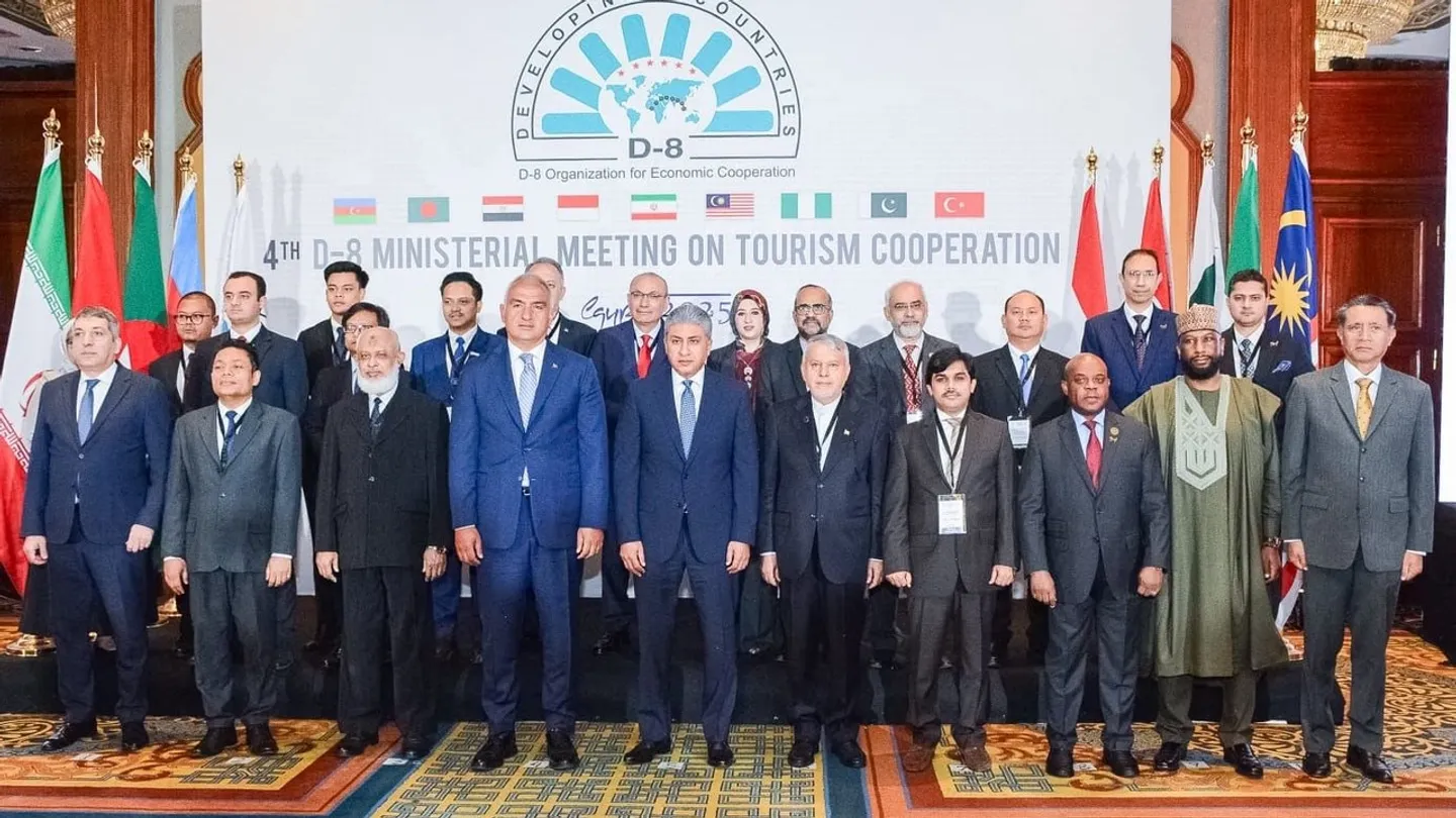 اختيار أنطاليا مدينة السياحة للعام 2025 في اجتماع مجموعة الدول الثماني الإسلامية النامية