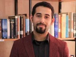 "Que traga esperança": Mosab Abu Toha, poeta palestiniano de Gaza, vence o Prémio Pulitzer