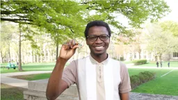 Oyinlola : l'inventeur nigérian, père du plus petit dispositif de géolocalisation GPS