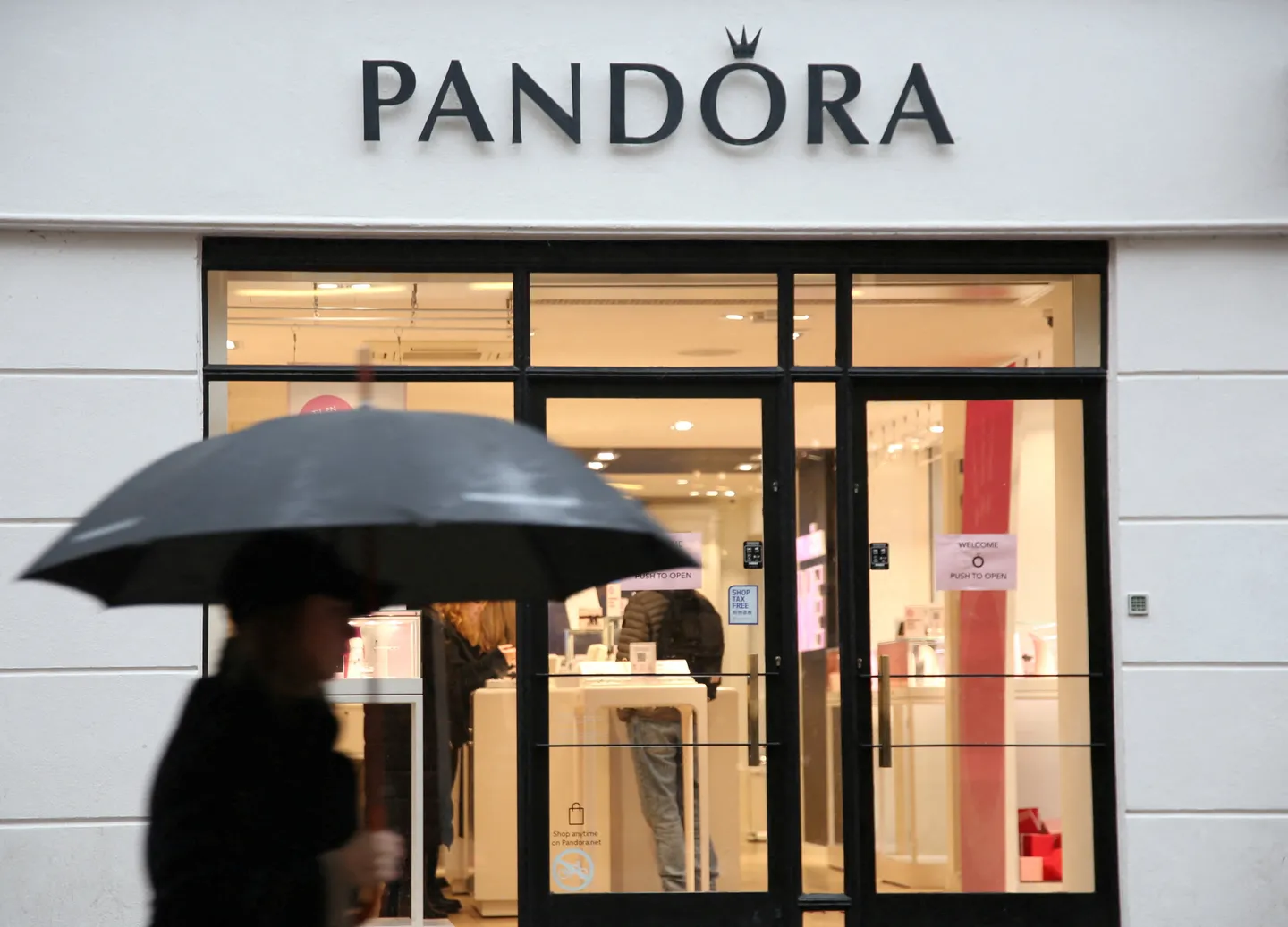 Pandora vil gentænke Kina-forretningen efter års tilbagegang