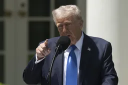 Trump uron Papën e ri: Mezi pres ta takoj