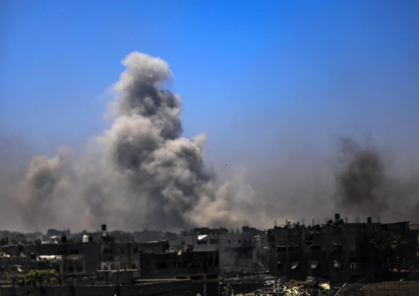 Izraeli hodhi 100.000 tonë eksplozivë mbi Gaza, duke zhdukur 2.200 familje