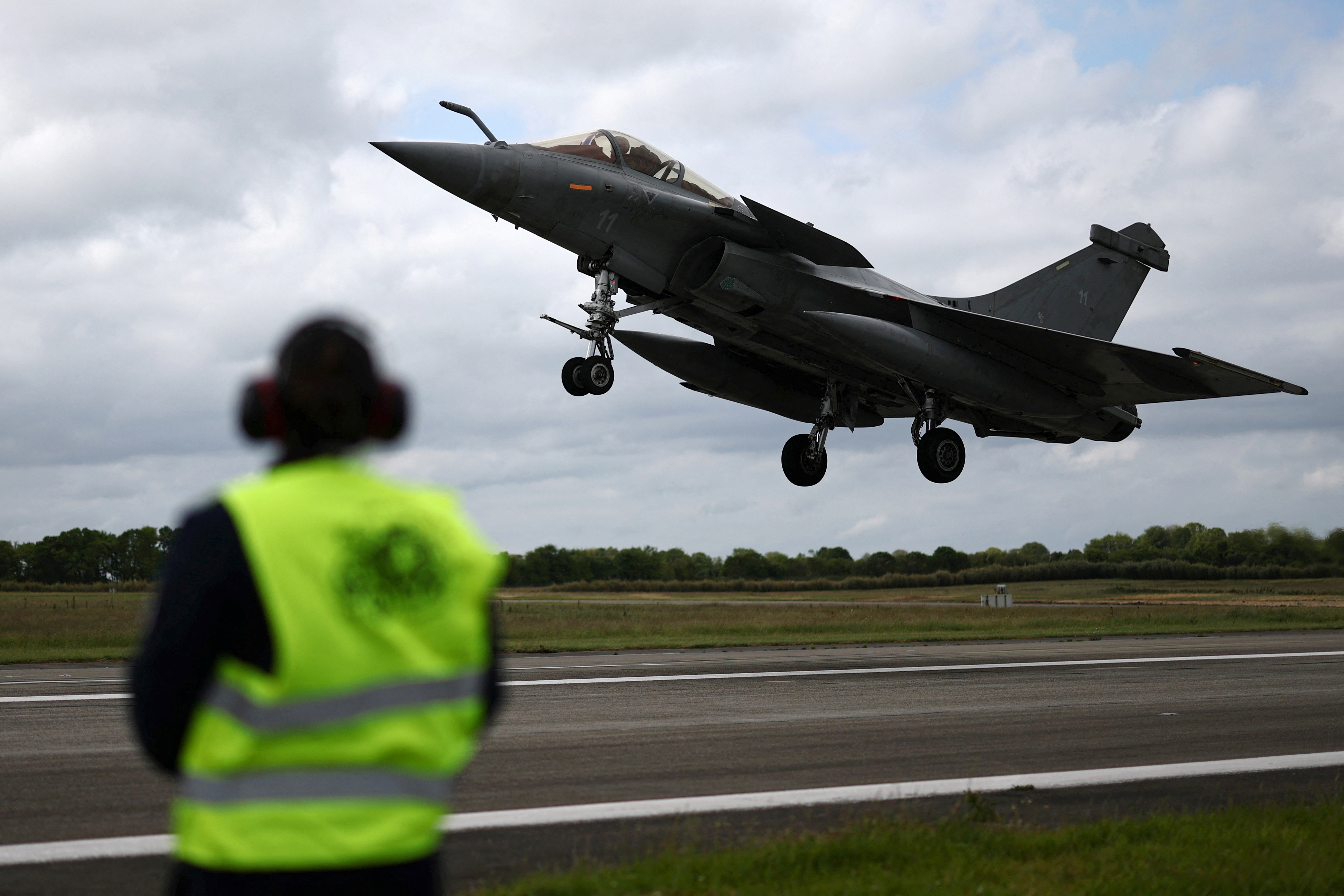 Dassault shares drop after reports of Pakistan shooting down India's Rafale jets
